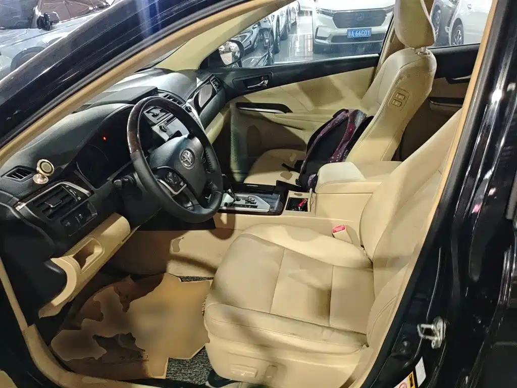 Toyota Camry 2015 — фото 11