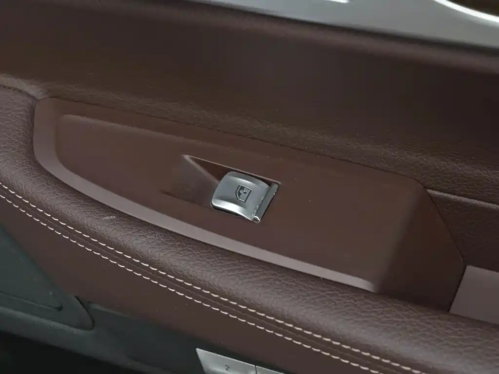 BMW 7 Series 2017 — фото 28