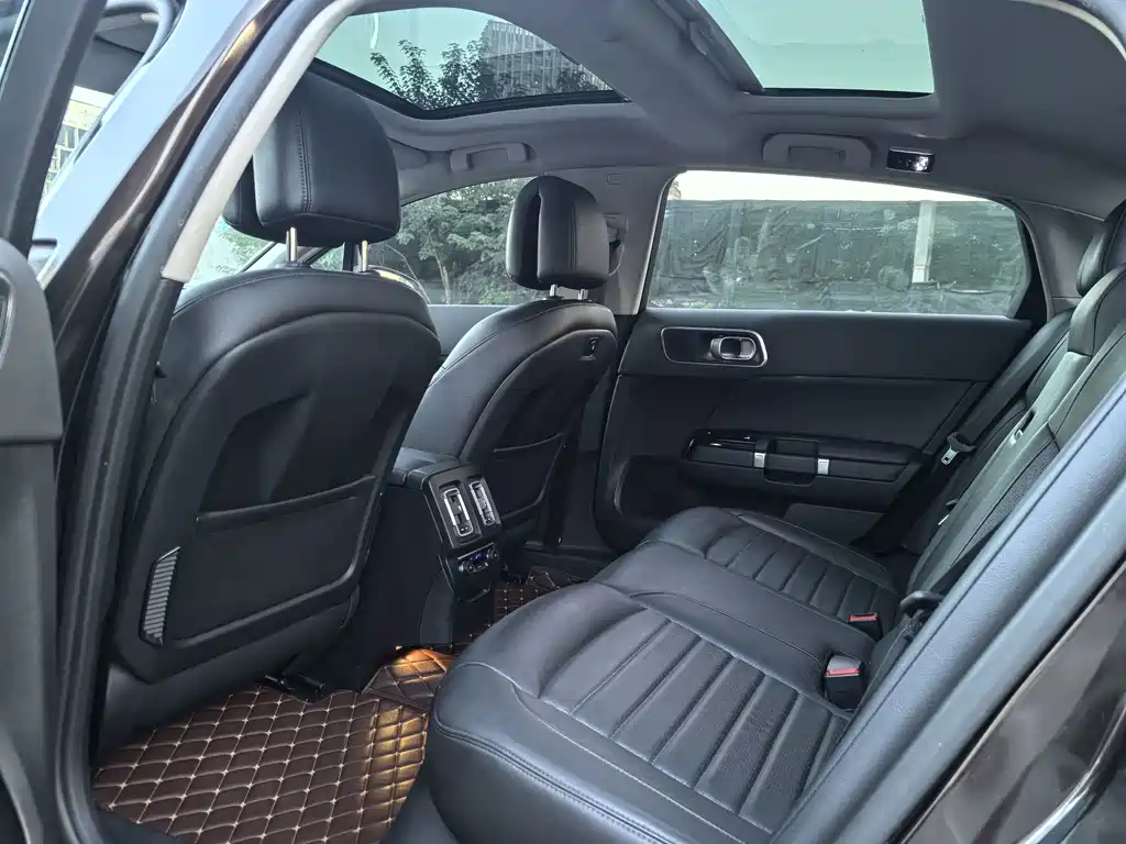 Citroën C6 2017 — фото 13