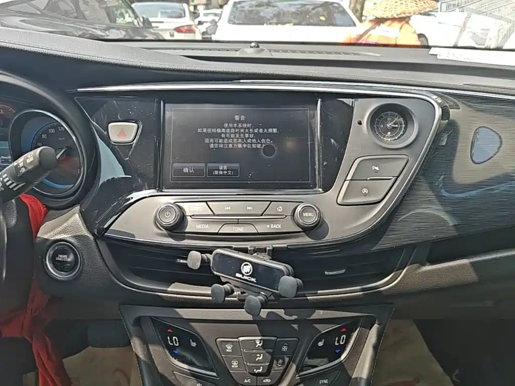 Buick Envision Plus 2015 — фото 13