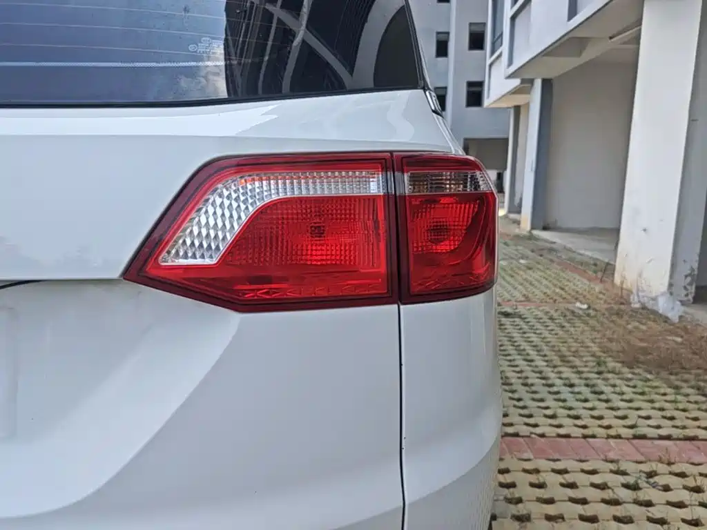 Wuling Hongguang S3 2020 — фото 8