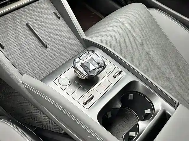 BYD Qin L 2025 — фото 16