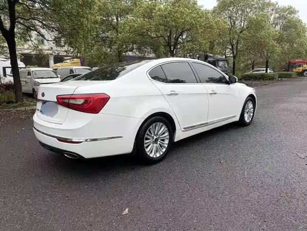 Kia Cadenza 2013