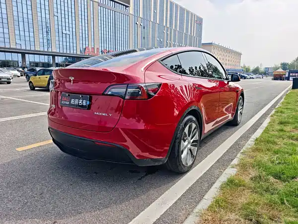Tesla Model Y 2021