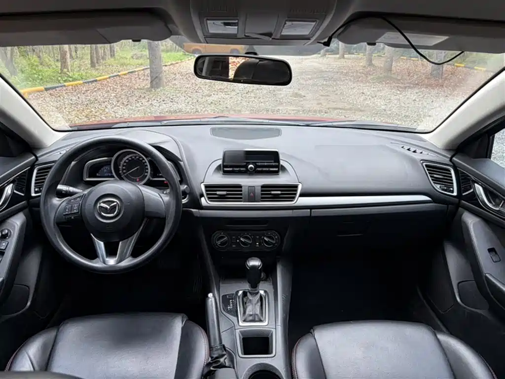 Mazda 3 Axela 2015 — фото 15
