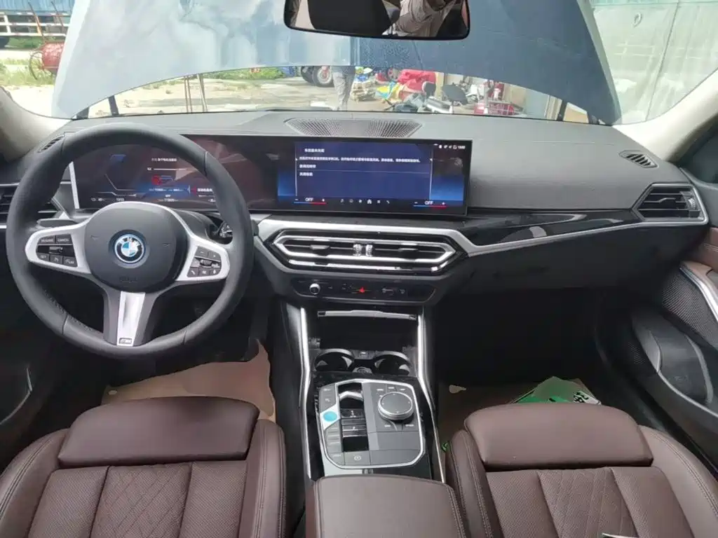 BMW i3 2023 — фото 10