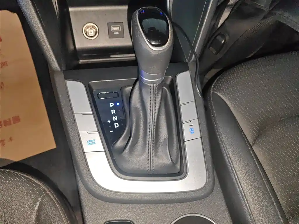 Hyundai Elantra 2020 — фото 10