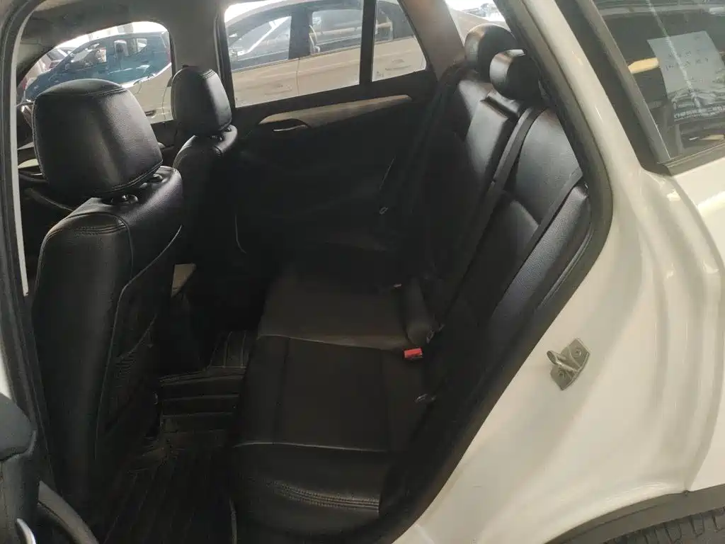 BMW X1 2015 — фото 15