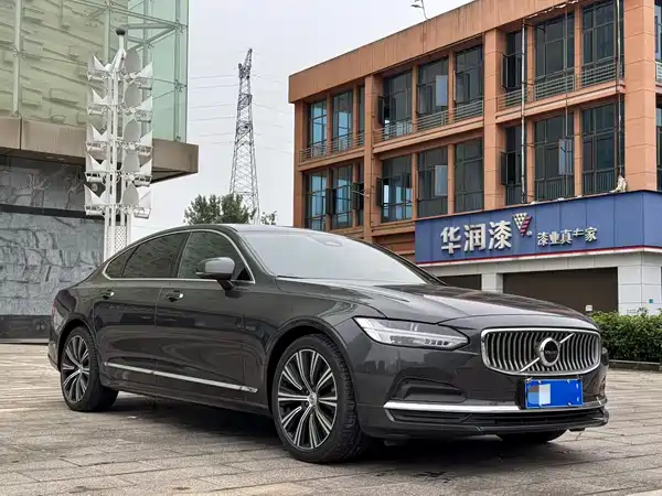 Volvo S90 2023