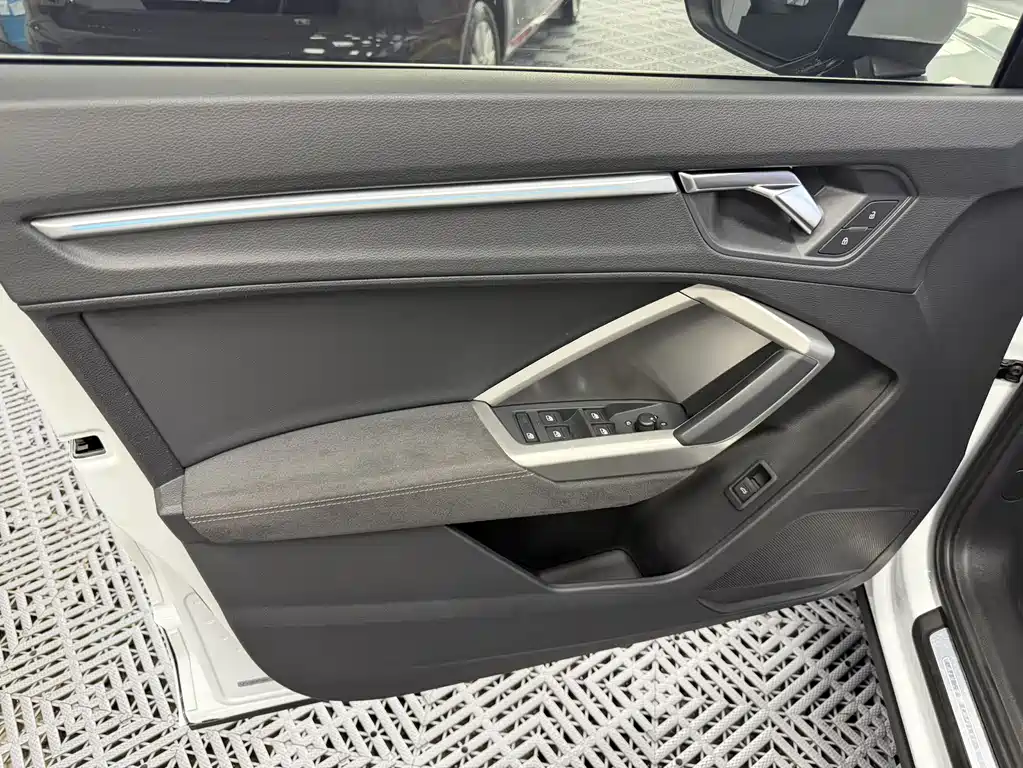 Audi Q3 2022 — фото 12