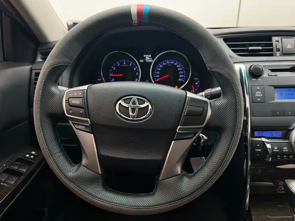 Toyota Reiz 2017 — фото 14