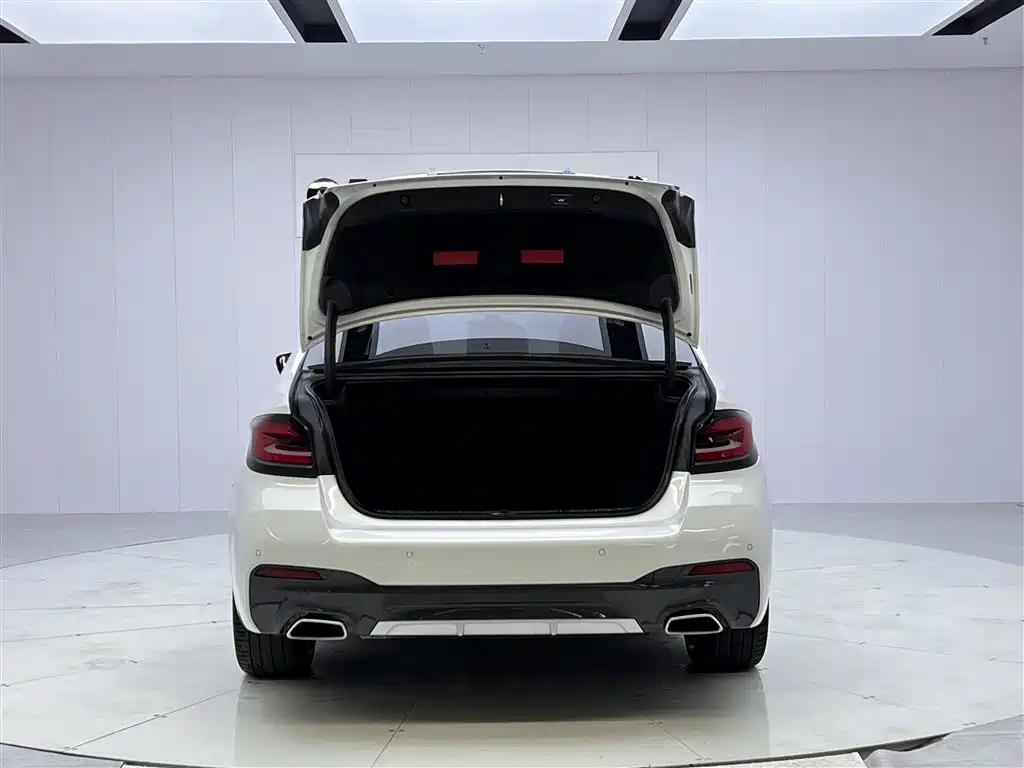 BMW 5 Series 2022 — фото 5
