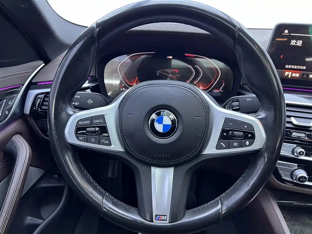 BMW 5 Series 2022 — фото 14