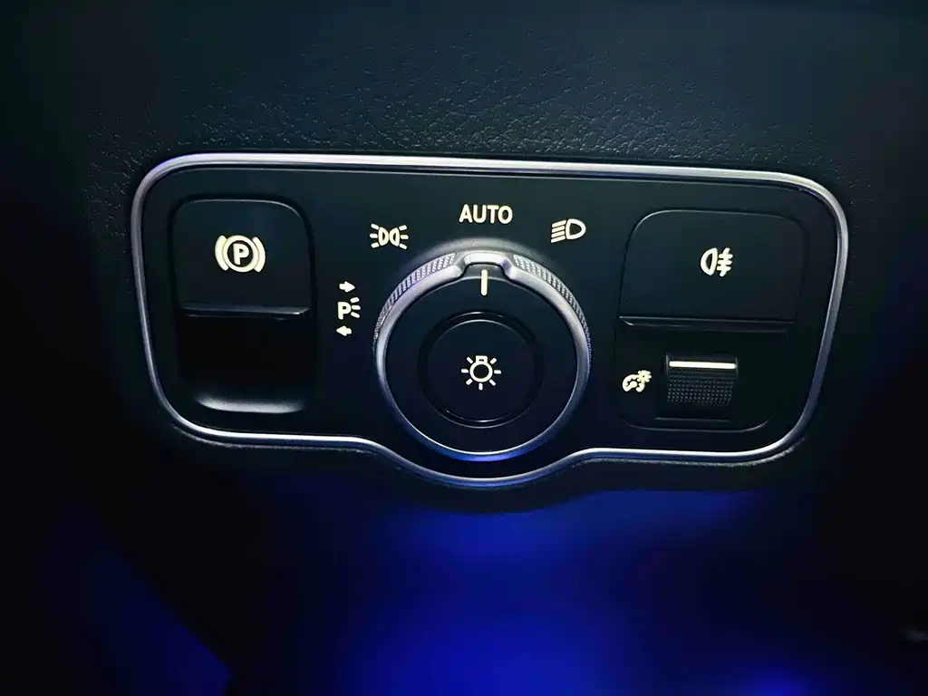 Mercedes-Benz GLB 2023 — фото 17