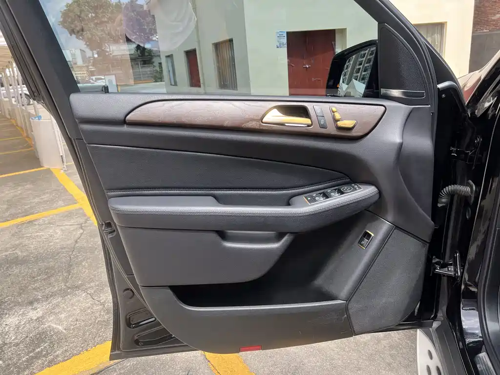 Mercedes-Benz GLE 2016 — фото 13