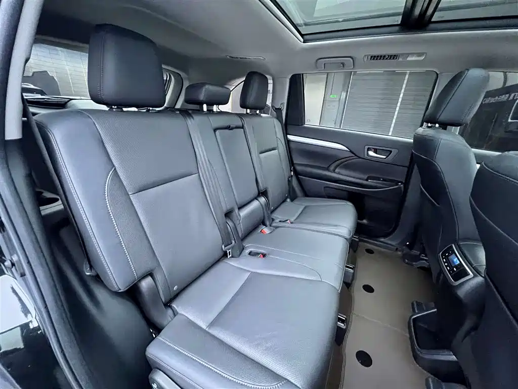 Toyota Highlander 2020 — фото 16