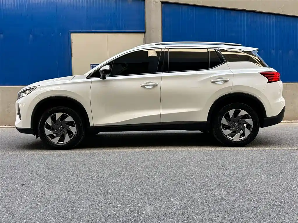 GAC Motor Trumpchi GS4 2024 — фото 3