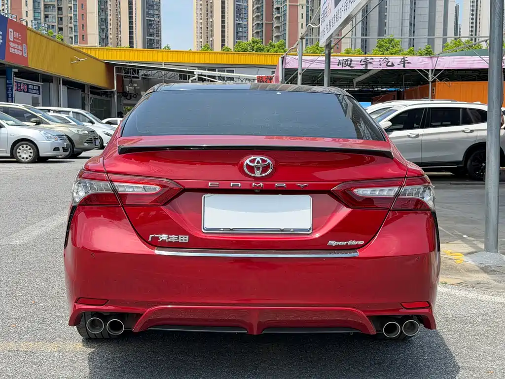 Toyota Camry 2019 — фото 4