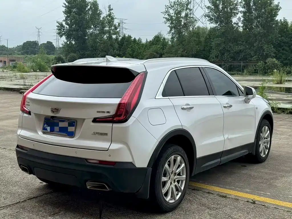 Cadillac XT4 2020 — фото 9