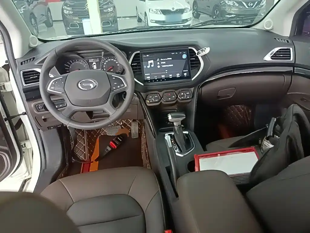 GAC Trumpchi GS4 2017 — фото 10