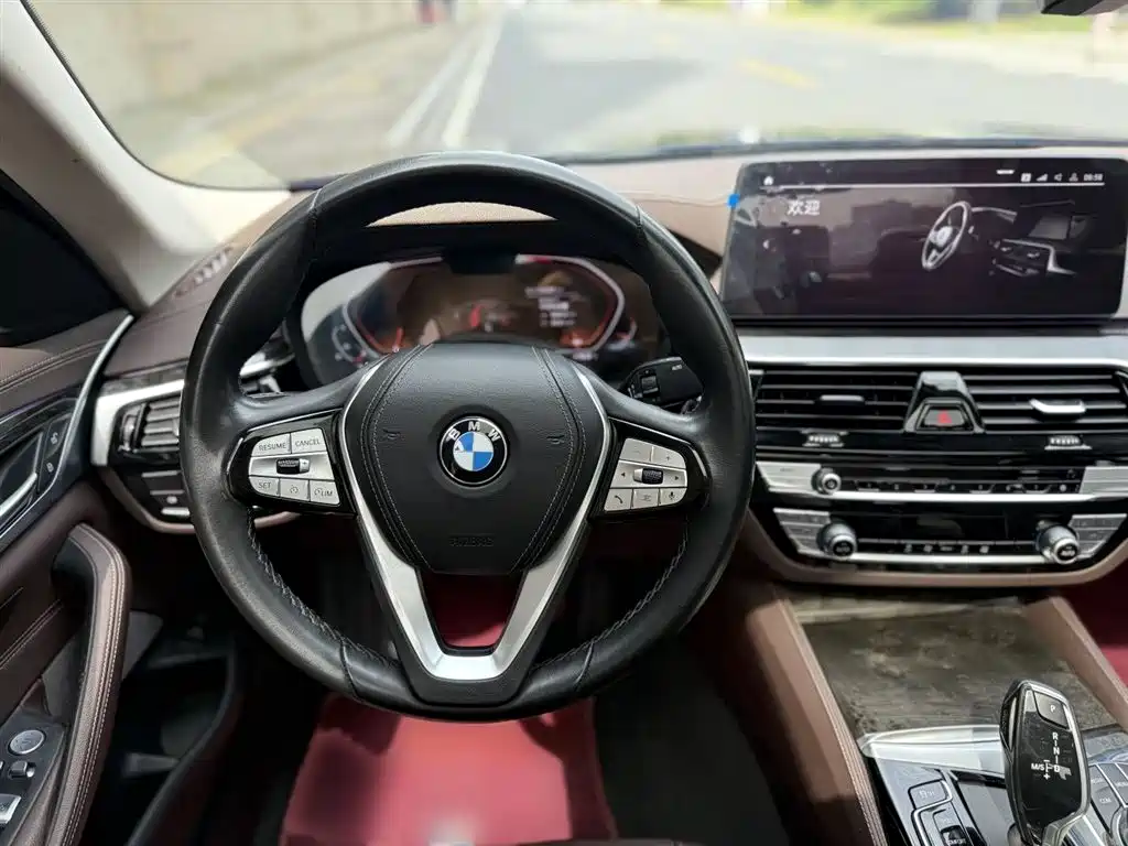 BMW 5 Series 2021 — фото 13