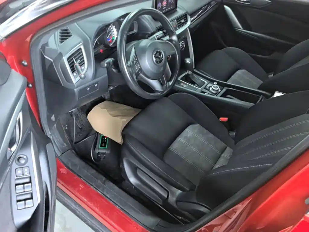 Mazda CX-4 2017 — фото 16