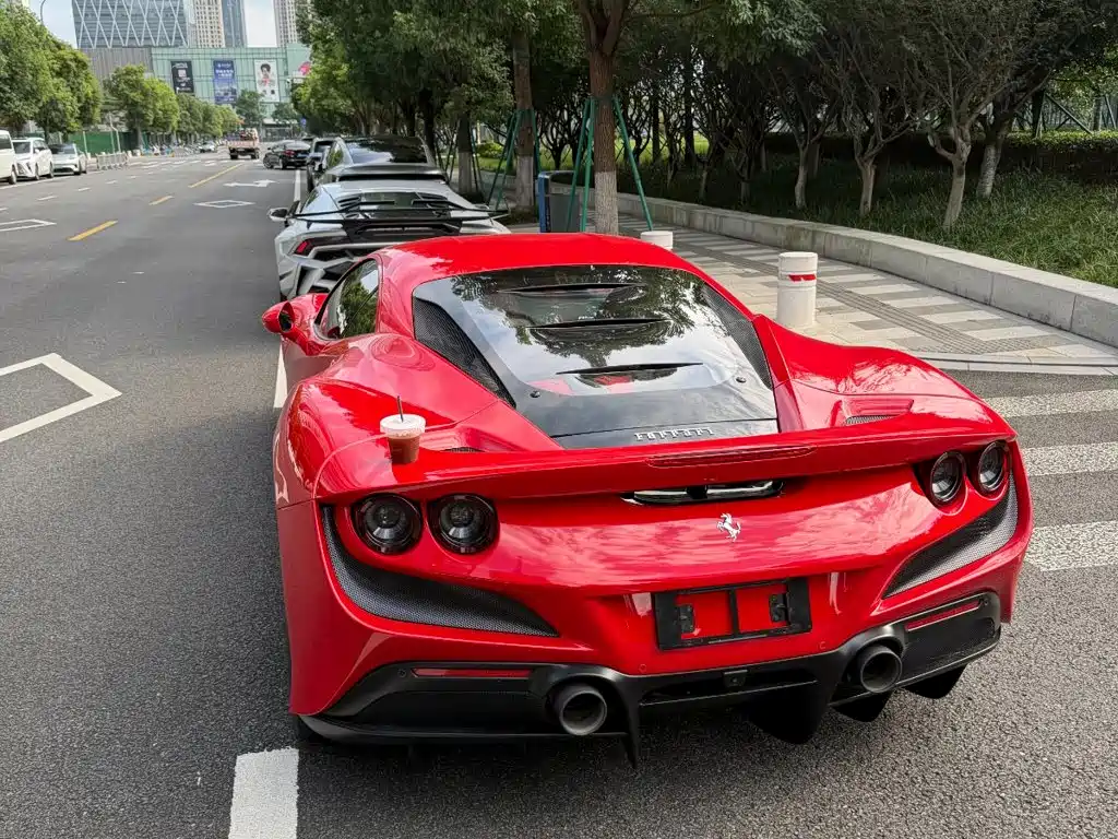 Ferrari F8 2022 — фото 3