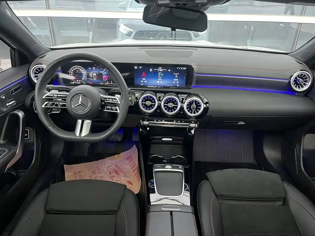 Mercedes-Benz A-Class 2025 — фото 10