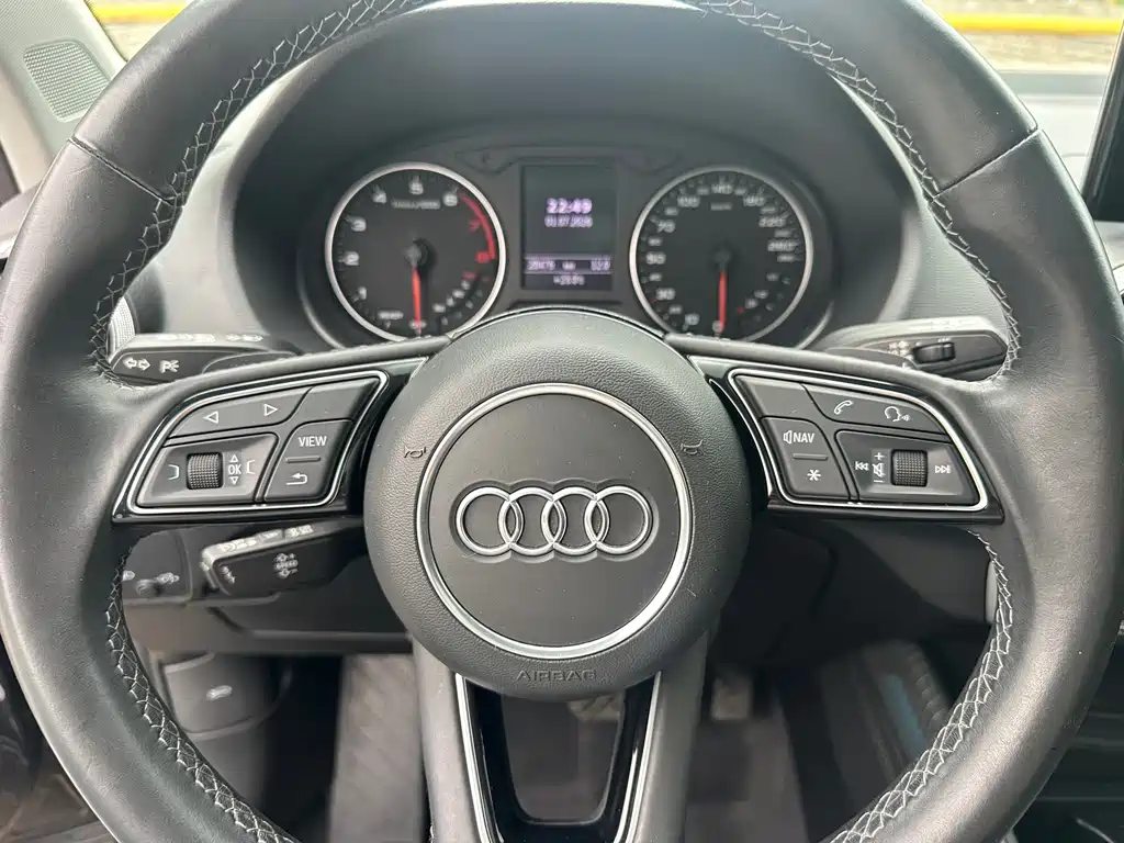 Audi Q2L 2023 — фото 13