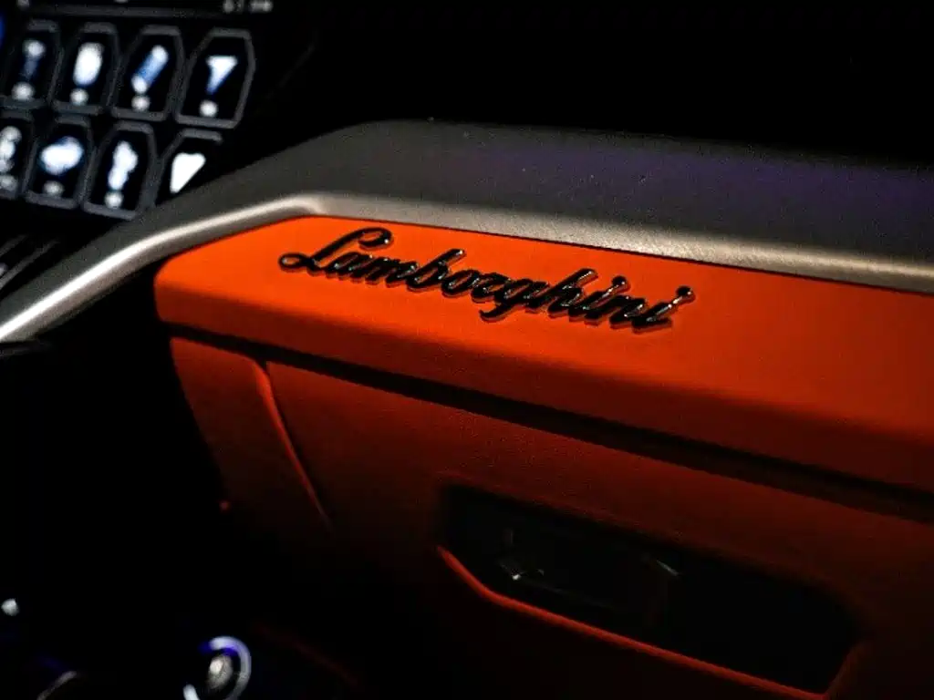 Lamborghini Urus 2019 — фото 13
