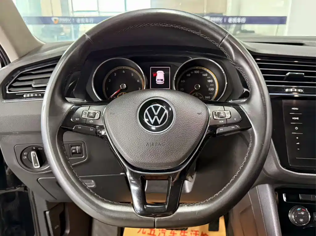 Volkswagen Tiguan L 2021 — фото 13