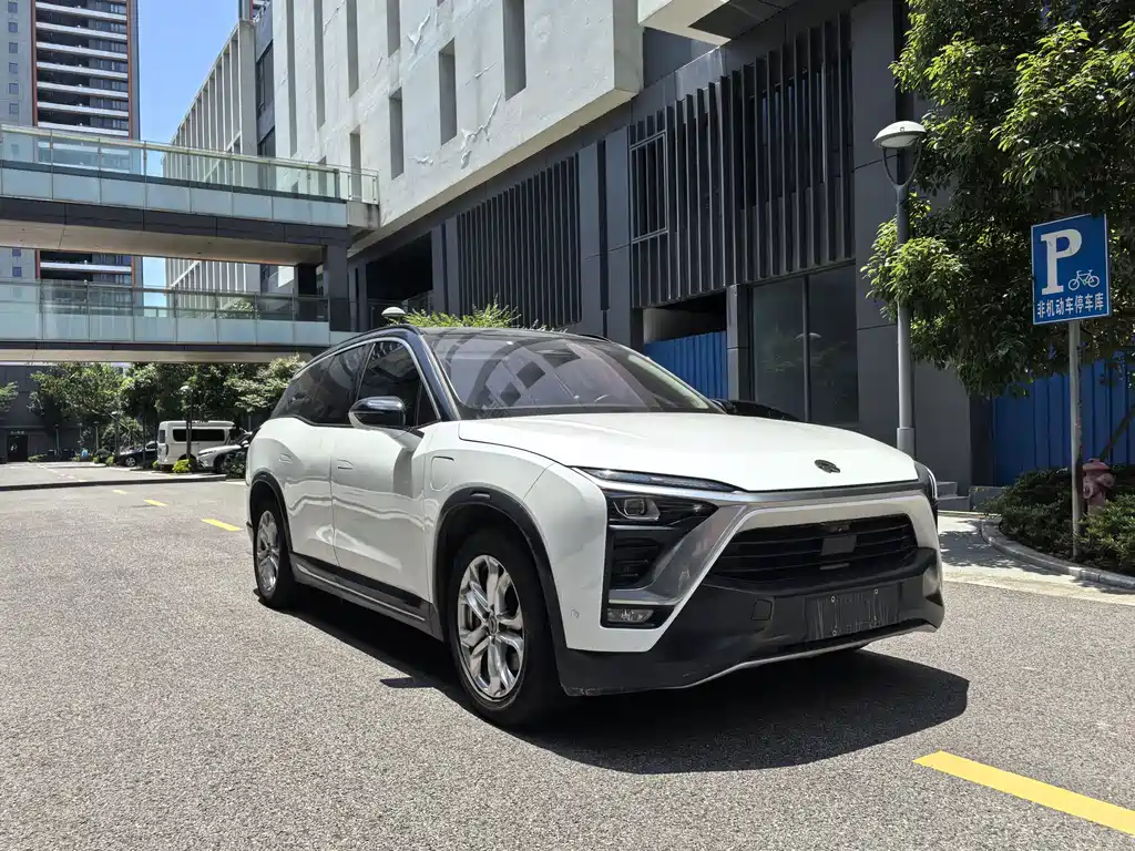 NIO ES8 2019