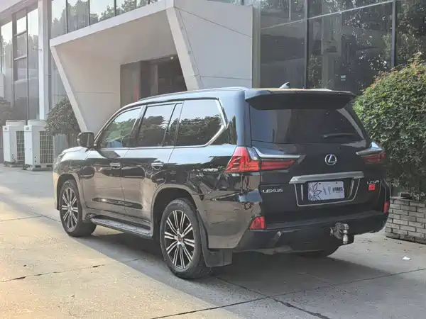 Lexus LX 2020