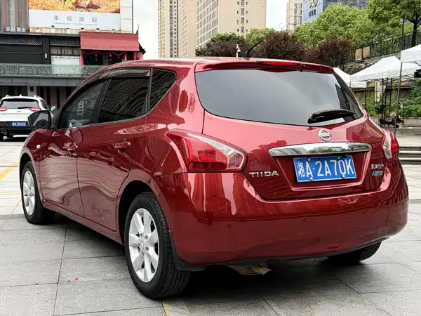 Nissan Tiida 2013