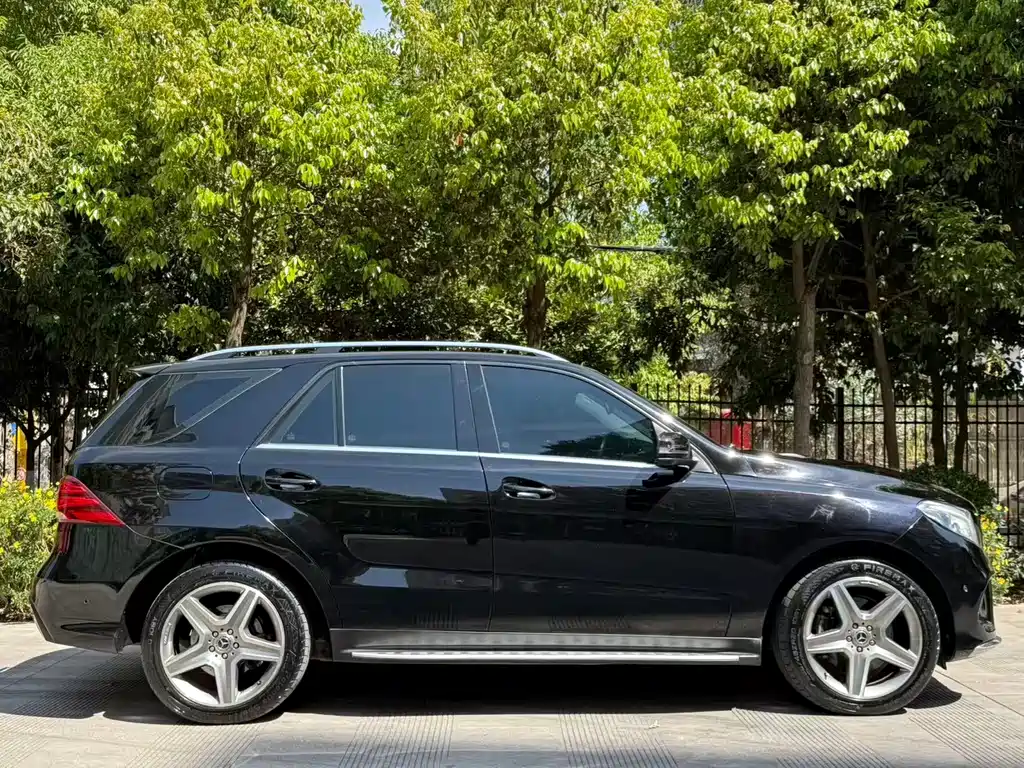 Mercedes-Benz GLE 2015 — фото 39