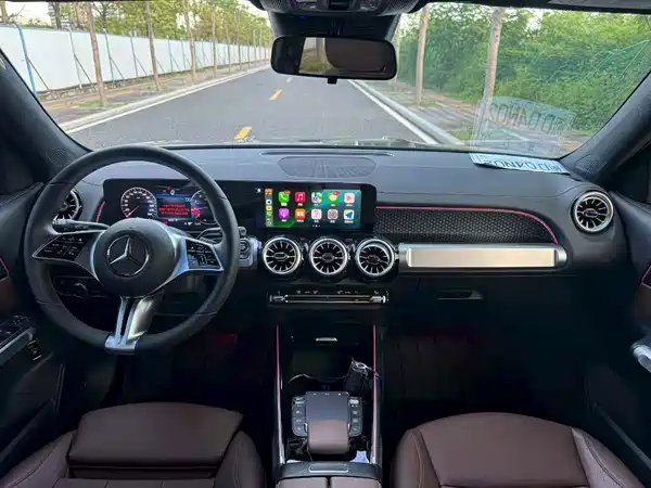 Mercedes-Benz GLB 2024