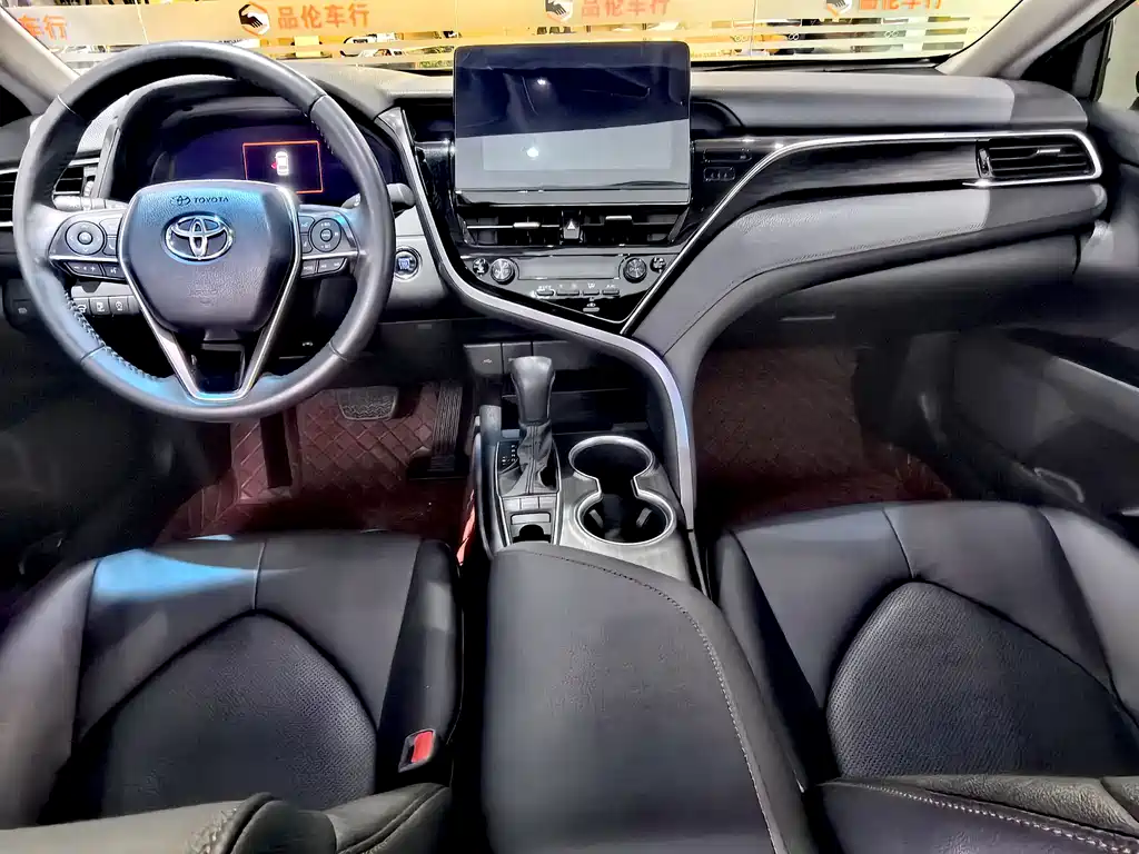 Toyota Camry 2021 — фото 7
