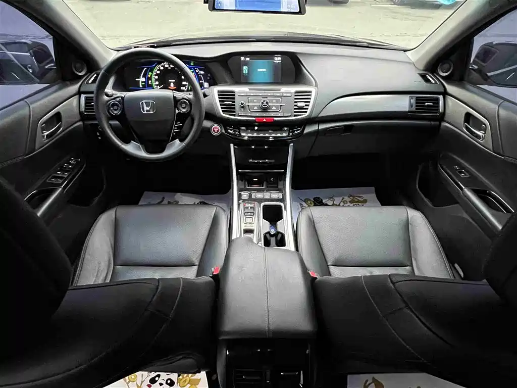 Honda Accord 2018 — фото 9