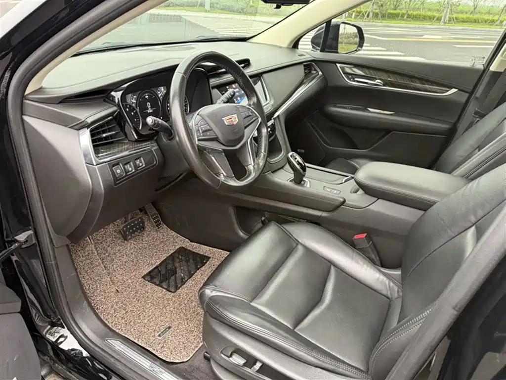 Cadillac XT5 2018 — фото 13