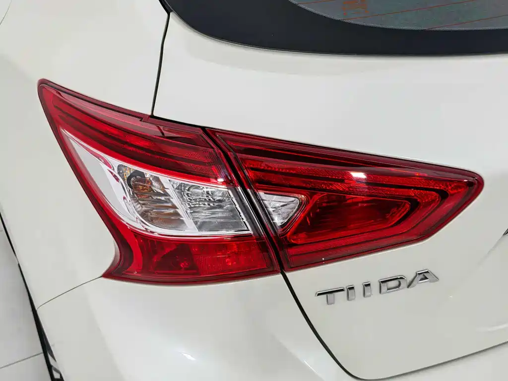 Nissan Tiida 2019 — фото 18