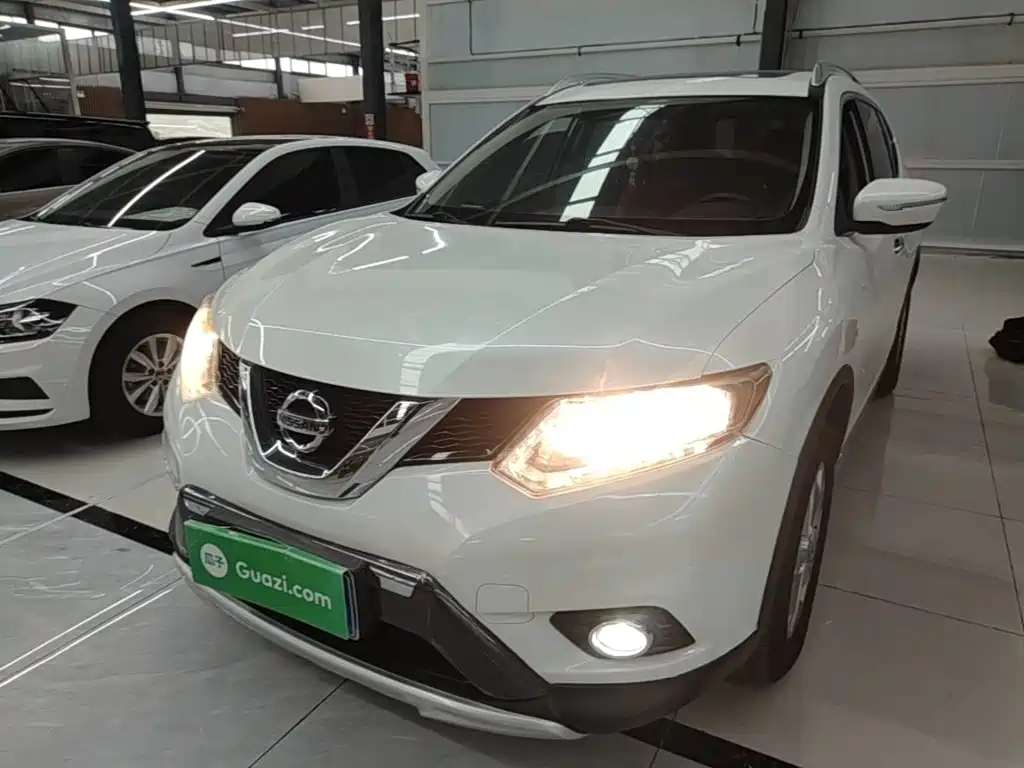 Nissan X-Trail 2015 — фото 1