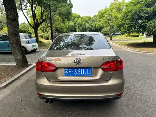 Volkswagen Sagitar 2014