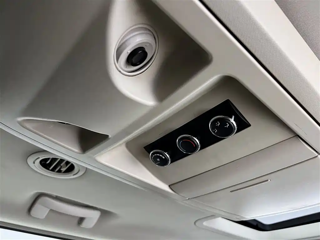 Chrysler Grand Voyager 2015 — фото 23