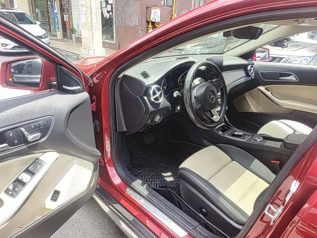 Mercedes-Benz GLA 2018 — фото 16