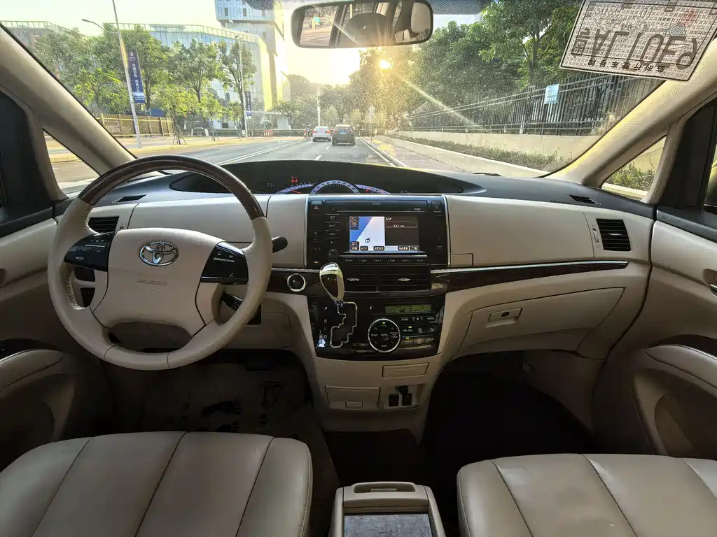 Toyota Previa 2016 — фото 10