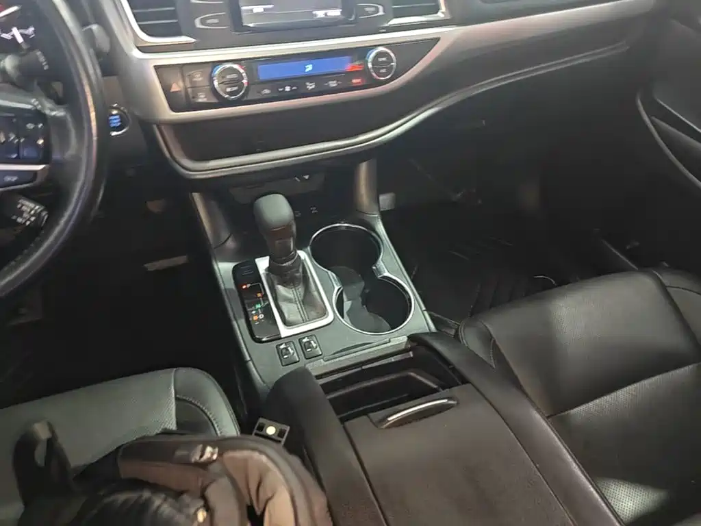 Toyota Highlander 2015 — фото 14