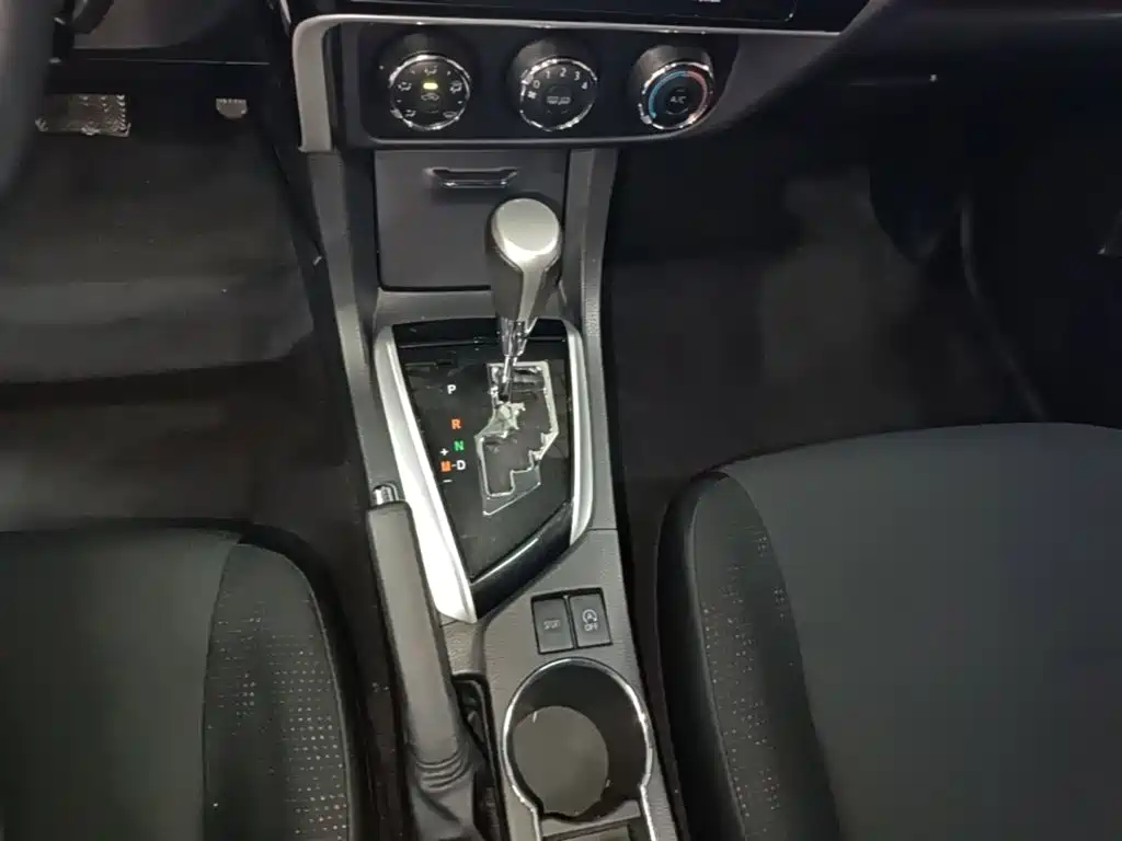Toyota Corolla 2019 — фото 14