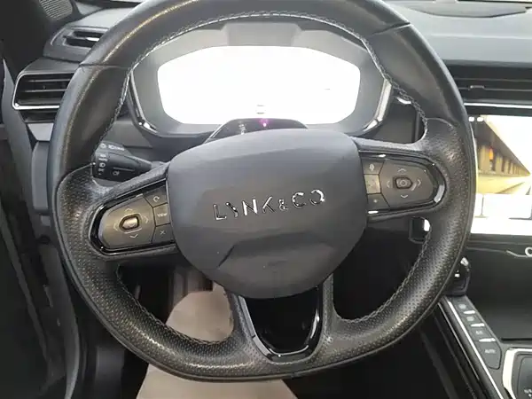 Lynk & Co 01 2023