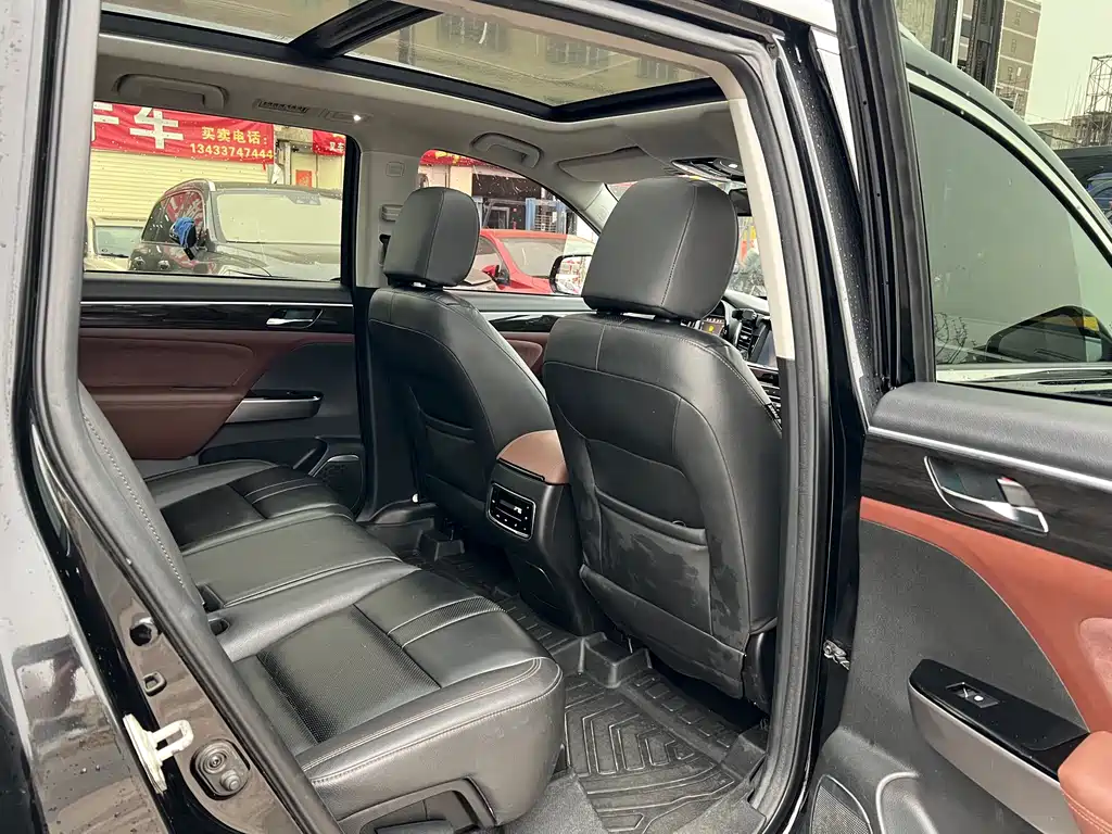 GAC Motor Trumpchi GS8 2018 — фото 30