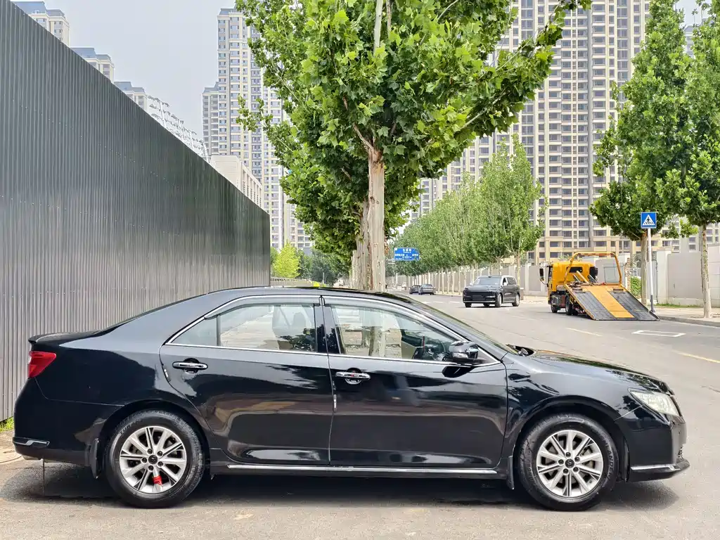 Toyota Camry 2014 — фото 18
